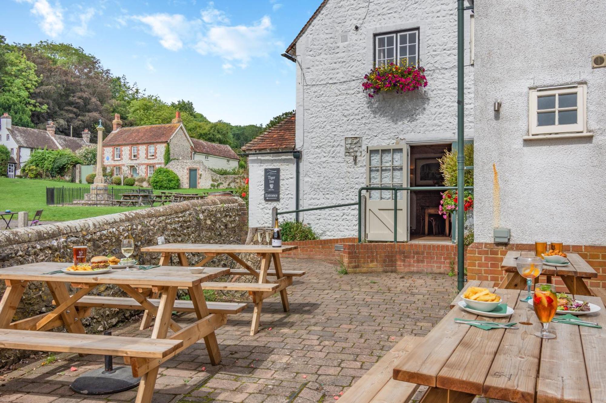 Tiger Inn - Grace Eastdean Eksteriør bilde